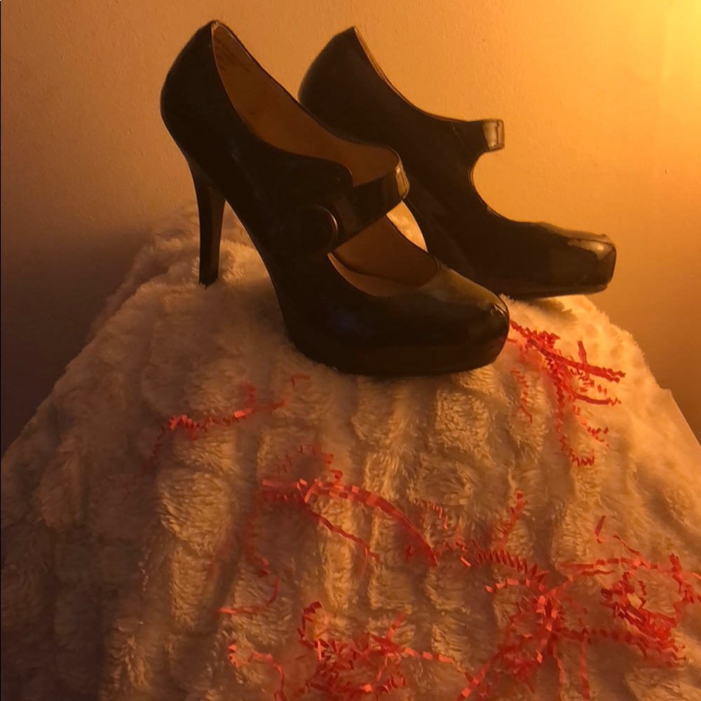 Black Patent Leather pumps